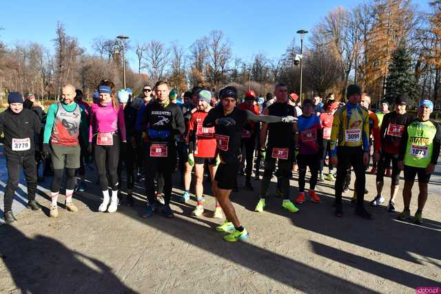 [WIDEO/FOTO] Pobiegli alejkami Parku Centralnego w finałowej odsłonie Grand Prix