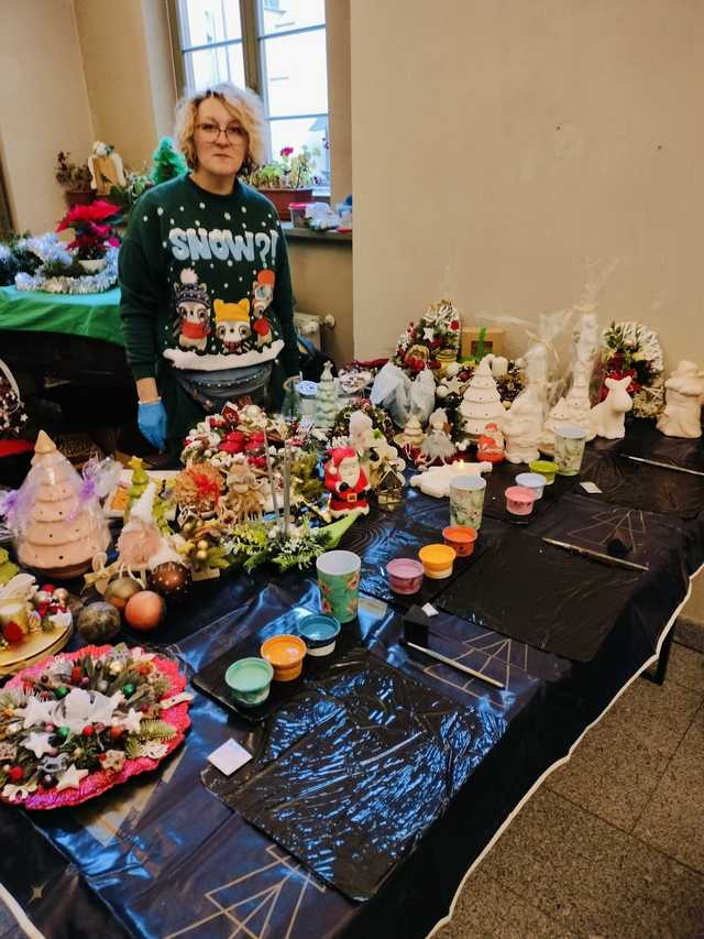 [FOTO] Fani gier z lat 80. i 90. mogli cofnąć się w czasie, a seniorzy doskonalili swoje umiejętności rękodzielnicze