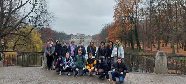 [FOTO] „Podróże z klasą” w Szkole Podstawowej w Strzelcach