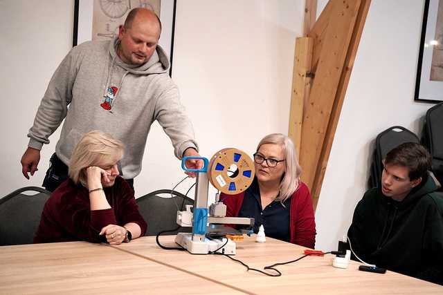 [FOTO] W Bystrzycy Dolnej łączyli technologię druku 3D z pieczeniem pierników 