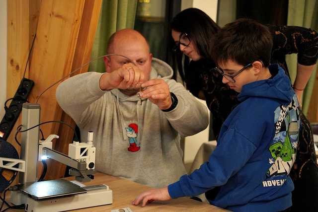 [FOTO] W Bystrzycy Dolnej łączyli technologię druku 3D z pieczeniem pierników 