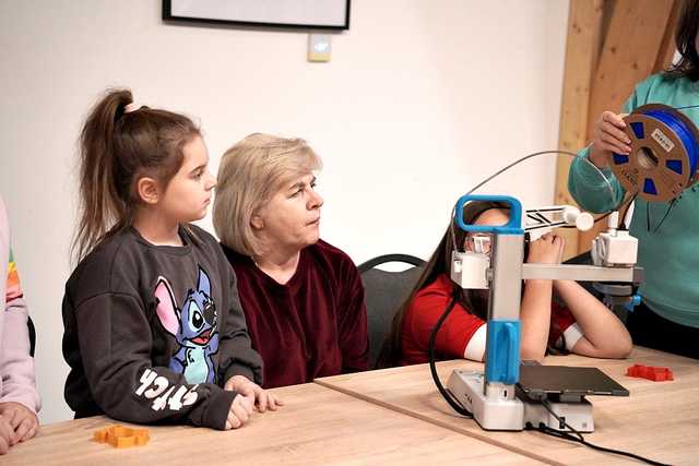[FOTO] W Bystrzycy Dolnej łączyli technologię druku 3D z pieczeniem pierników 