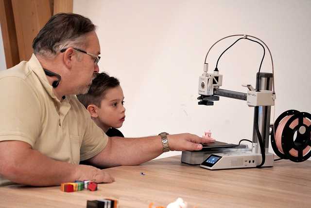 [FOTO] W Bystrzycy Dolnej łączyli technologię druku 3D z pieczeniem pierników 