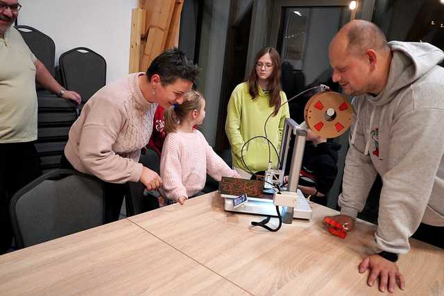 [FOTO] W Bystrzycy Dolnej łączyli technologię druku 3D z pieczeniem pierników 