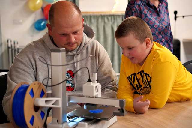[FOTO] W Bystrzycy Dolnej łączyli technologię druku 3D z pieczeniem pierników 