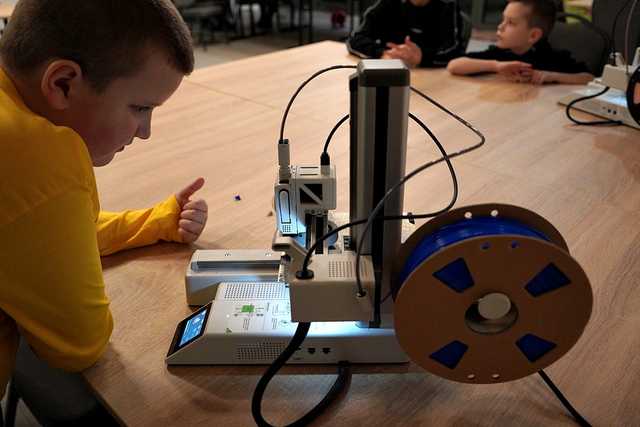 [FOTO] W Bystrzycy Dolnej łączyli technologię druku 3D z pieczeniem pierników 