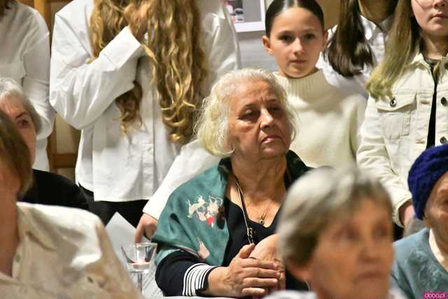 [FOTO] Występy, podziękowania i sentymentalna wystawa. Świętowali 70-lecie przyłączenia Pełcznicy do Świebodzic