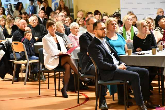 [FOTO] Występy, podziękowania i sentymentalna wystawa. Świętowali 70-lecie przyłączenia Pełcznicy do Świebodzic