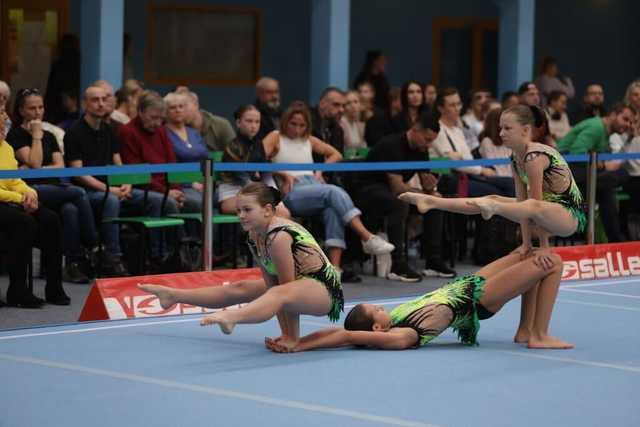 [FOTO] Medale dla akrobatyczek z Żarowa
