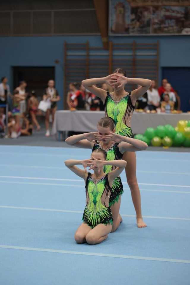 [FOTO] Medale dla akrobatyczek z Żarowa