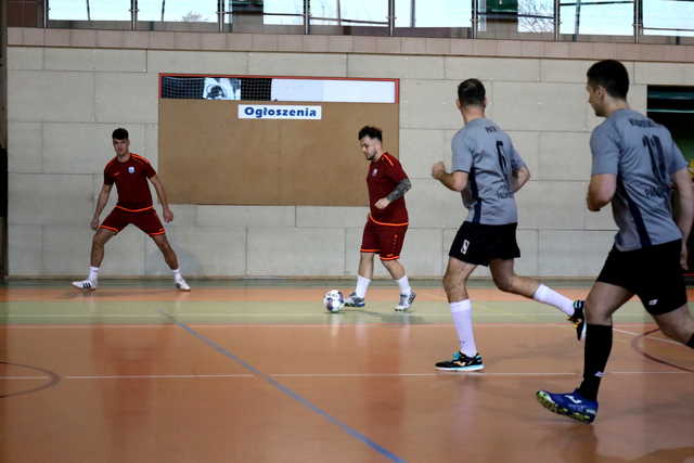 [FOTO] Za nami pierwsza kolejka Żarowskiej Ligi Futsalu Electrolux Cup 