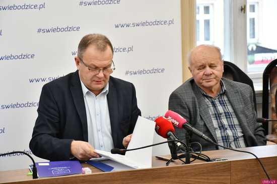 [FOTO] Świebodzice przeznaczą ponad 7,5 mln złotych na modernizację obiektów sportowych. Co dokładnie zostanie wykonane? 