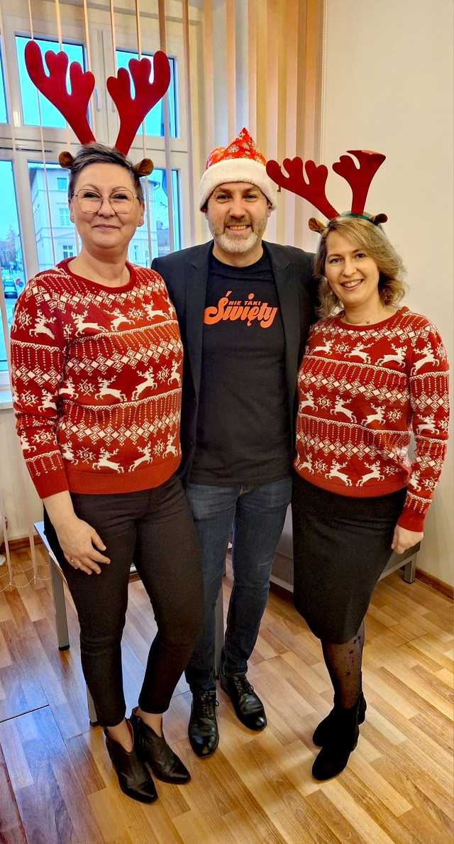 [FOTO] Wizyta świętego Mikołaja w Urzędzie Miejskim w Żarowie