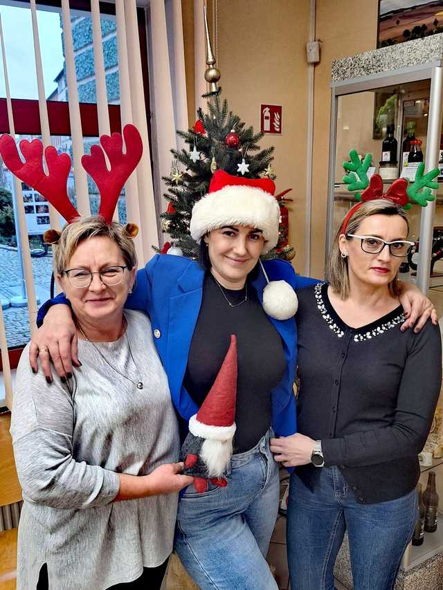 [FOTO] Wizyta świętego Mikołaja w Urzędzie Miejskim w Żarowie