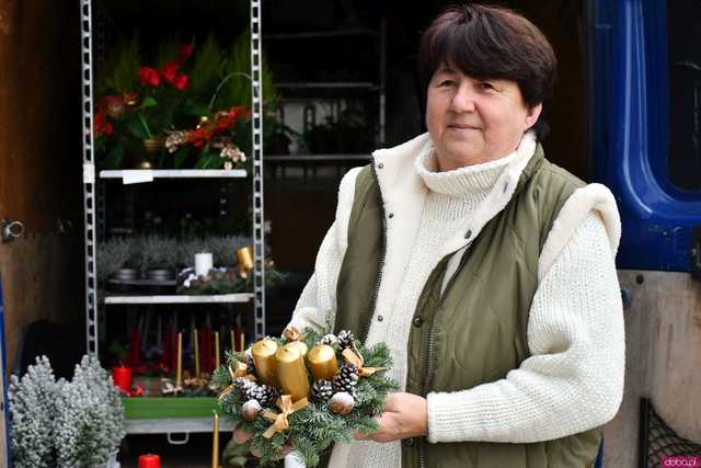 [WIDEO/FOTO] Rękodzieło, wyroby artystyczne i gastronomiczne na Jarmarku Bożonarodzeniowym w Dobromierzu