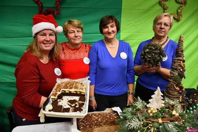 [WIDEO/FOTO] Moc atrakcji i bogato zastawione stoiska na Jarmarku Bożonarodzeniowym w Strzegomiu