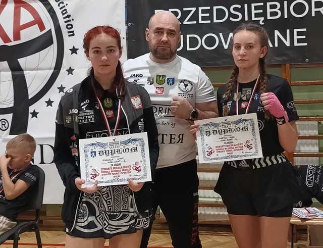 Grad medali dla fighterów