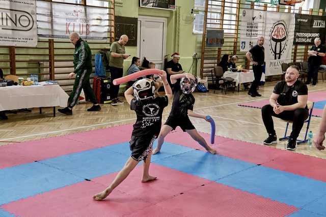 Grad medali dla fighterów