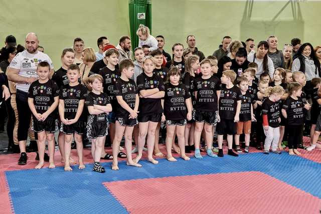 Grad medali dla fighterów