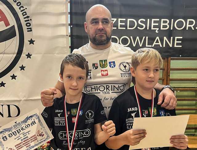 Grad medali dla fighterów