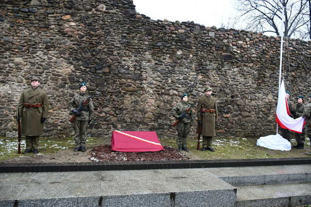 [FOTO] W Świebodzicach odsłonięto tablicę Stanisława Tymowskiego