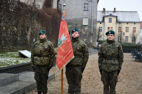 [FOTO] W Świebodzicach odsłonięto tablicę Stanisława Tymowskiego