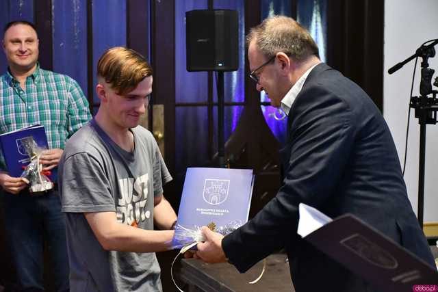 [WIDEO/FOTO] Podziękowano wolontariuszom i aktywnym społecznie. Uroczystość z okazji Światowego Dnia Wolontariatu