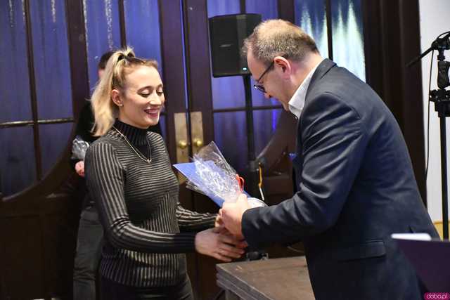[WIDEO/FOTO] Podziękowano wolontariuszom i aktywnym społecznie. Uroczystość z okazji Światowego Dnia Wolontariatu