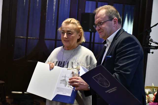 [WIDEO/FOTO] Podziękowano wolontariuszom i aktywnym społecznie. Uroczystość z okazji Światowego Dnia Wolontariatu