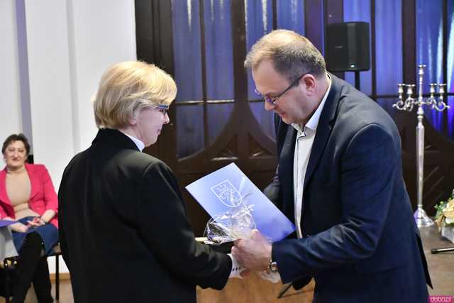 [WIDEO/FOTO] Podziękowano wolontariuszom i aktywnym społecznie. Uroczystość z okazji Światowego Dnia Wolontariatu