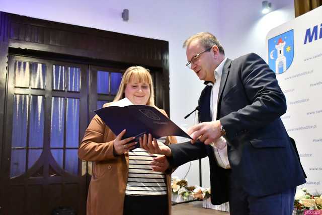 [WIDEO/FOTO] Podziękowano wolontariuszom i aktywnym społecznie. Uroczystość z okazji Światowego Dnia Wolontariatu