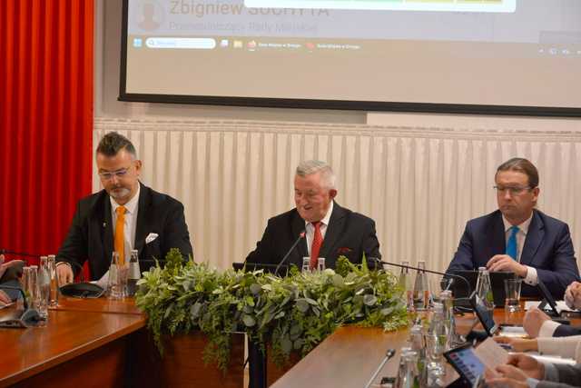 Przewodniczący i wiceprzewodniczący rady miejskiej złożyli rezygnację. Kto następcą?