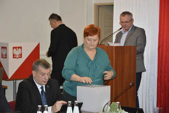 Przewodniczący i wiceprzewodniczący rady miejskiej złożyli rezygnację. Kto następcą?