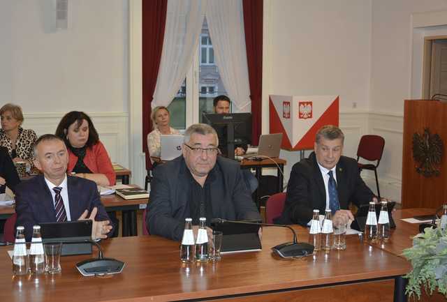 Przewodniczący i wiceprzewodniczący rady miejskiej złożyli rezygnację. Kto następcą?
