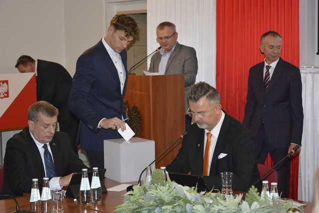 Przewodniczący i wiceprzewodniczący rady miejskiej złożyli rezygnację. Kto następcą?
