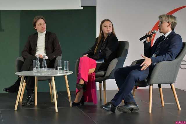 [WIDEO/FOTO] Ministra Edukacji, wicemarszałek Sejmu i influencer Prawo Marcina gośćmi specjalnymi V Dolnośląskiego Kongresu Młodzieży w Krzyżowej