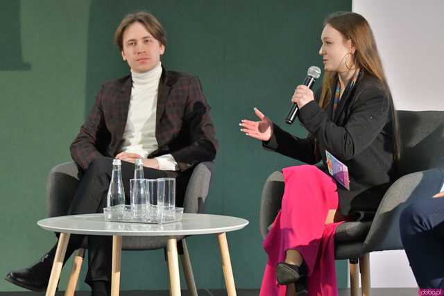 [WIDEO/FOTO] Ministra Edukacji, wicemarszałek Sejmu i influencer Prawo Marcina gośćmi specjalnymi V Dolnośląskiego Kongresu Młodzieży w Krzyżowej