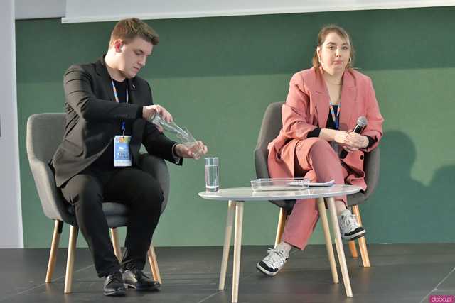 [WIDEO/FOTO] Ministra Edukacji, wicemarszałek Sejmu i influencer Prawo Marcina gośćmi specjalnymi V Dolnośląskiego Kongresu Młodzieży w Krzyżowej