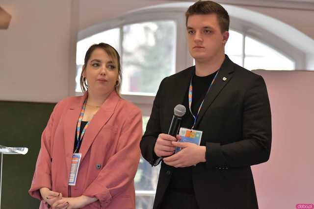 [WIDEO/FOTO] Ministra Edukacji, wicemarszałek Sejmu i influencer Prawo Marcina gośćmi specjalnymi V Dolnośląskiego Kongresu Młodzieży w Krzyżowej