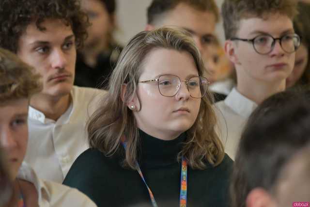 [WIDEO/FOTO] Ministra Edukacji, wicemarszałek Sejmu i influencer Prawo Marcina gośćmi specjalnymi V Dolnośląskiego Kongresu Młodzieży w Krzyżowej