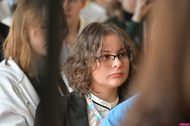 [WIDEO/FOTO] Ministra Edukacji, wicemarszałek Sejmu i influencer Prawo Marcina gośćmi specjalnymi V Dolnośląskiego Kongresu Młodzieży w Krzyżowej