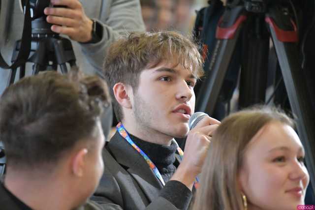 [WIDEO/FOTO] Ministra Edukacji, wicemarszałek Sejmu i influencer Prawo Marcina gośćmi specjalnymi V Dolnośląskiego Kongresu Młodzieży w Krzyżowej