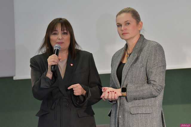 [WIDEO/FOTO] Ministra Edukacji, wicemarszałek Sejmu i influencer Prawo Marcina gośćmi specjalnymi V Dolnośląskiego Kongresu Młodzieży w Krzyżowej