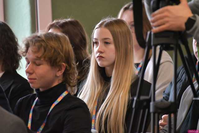[WIDEO/FOTO] Ministra Edukacji, wicemarszałek Sejmu i influencer Prawo Marcina gośćmi specjalnymi V Dolnośląskiego Kongresu Młodzieży w Krzyżowej