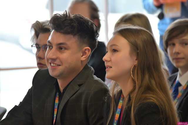 [WIDEO/FOTO] Ministra Edukacji, wicemarszałek Sejmu i influencer Prawo Marcina gośćmi specjalnymi V Dolnośląskiego Kongresu Młodzieży w Krzyżowej