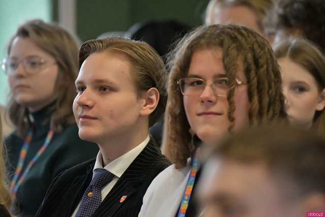[WIDEO/FOTO] Ministra Edukacji, wicemarszałek Sejmu i influencer Prawo Marcina gośćmi specjalnymi V Dolnośląskiego Kongresu Młodzieży w Krzyżowej