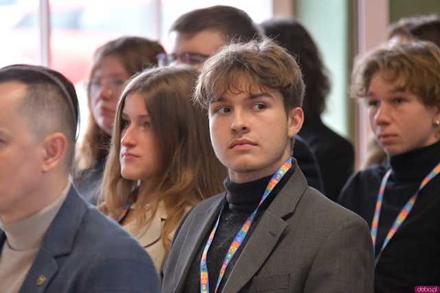 [WIDEO/FOTO] Ministra Edukacji, wicemarszałek Sejmu i influencer Prawo Marcina gośćmi specjalnymi V Dolnośląskiego Kongresu Młodzieży w Krzyżowej