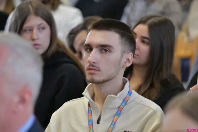 [WIDEO/FOTO] Ministra Edukacji, wicemarszałek Sejmu i influencer Prawo Marcina gośćmi specjalnymi V Dolnośląskiego Kongresu Młodzieży w Krzyżowej