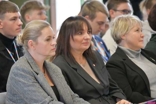 [WIDEO/FOTO] Ministra Edukacji, wicemarszałek Sejmu i influencer Prawo Marcina gośćmi specjalnymi V Dolnośląskiego Kongresu Młodzieży w Krzyżowej