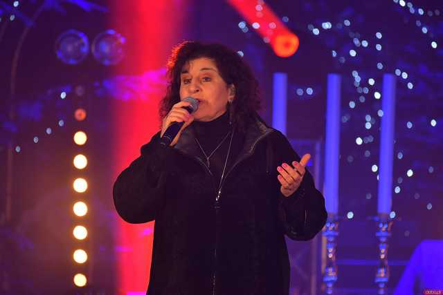 [WIDEO/FOTO] Eleni i zespół Ślad zagrali Koncert Bożonarodzeniowy w klimatycznym wnętrzu strzegomskiej bazyliki